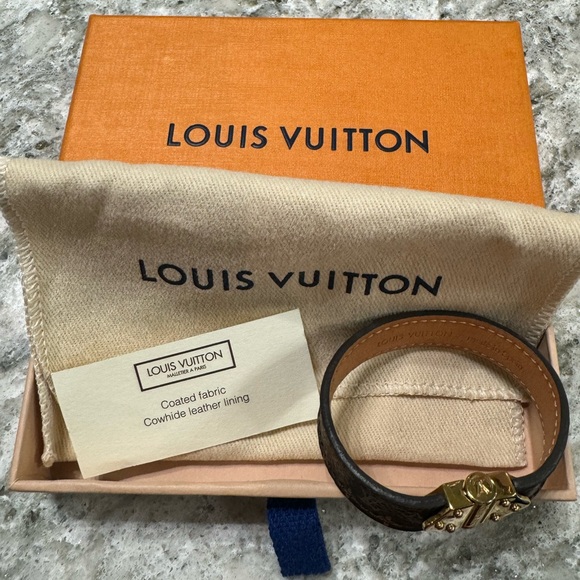 Authentic Louis Vuitton Small Leather Bracelet - Picture 2 of 6